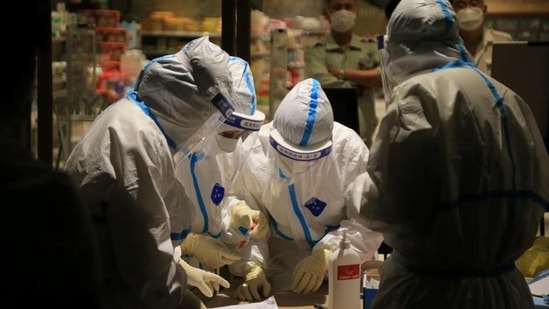 China's covid outbreak fueled by stealth omicron. (STR / AFP) China's covid outbreak fueled by stealth omicron. (STR / AFP)