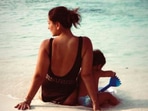 Kareena Kapoor chills on the beach with Jehangir. Kareena Kapoor chills on the beach with Jehangir.