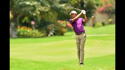 Chandigarh’s Ajeetesh Sandhu produced five birdies and three bogeys during his second round. (HT File)