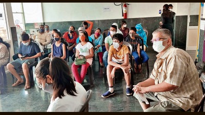 Children are seen in the waiting room of Municipal Hospital, Thergaon on Wednesday. Only 60 children were vaccinated due to the technical glitch of government portal. (HT PHOTO) Children are seen in the waiting room of Municipal Hospital, Thergaon on Wednesday. Only 60 children were vaccinated due to the technical glitch of government portal. (HT PHOTO)