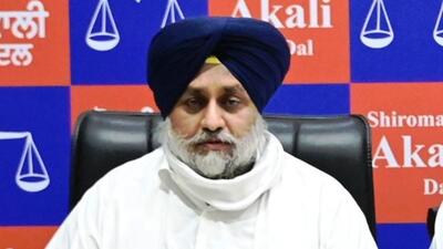 SAD chief Sukhbir Singh Badal on Wednesday held a meeting of the party’s district presidents, who reposed faith in him.