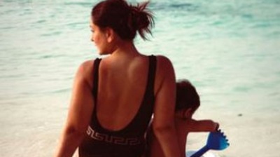 Kareena Kapoor chills on the beach with Jehangir. Kareena Kapoor chills on the beach with Jehangir.