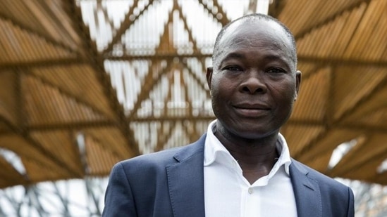 Burkina Faso-German architect Francis Kere becomes the first African to win the most important prize in architecture.(picture-alliance/Photoshot)
