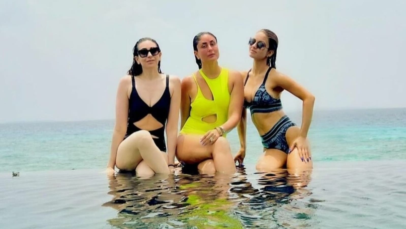 Karishma Kapoor K Xxx Video - Kareena, Karisma, Natasha soak up the sun, have poolside lunch in Maldives  | Bollywood - Hindustan Times