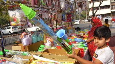 Holi sales could not reach the high of pre-Covid years despite residents stepping out in decent number to shop in Chandigarh. (Keshav Singh/HT) Holi sales could not reach the high of pre-Covid years despite residents stepping out in decent number to shop in Chandigarh. (Keshav Singh/HT)