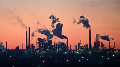 A general view shows a local oil refinery during sunset in Omsk, Russia March 16, 2022. (REUTERS/Alexey Malgavko) A general view shows a local oil refinery during sunset in Omsk, Russia March 16, 2022. (REUTERS/Alexey Malgavko)