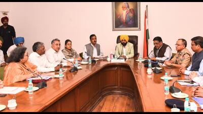 Punjab chief minister Bhagwant Mann interacting with senior civil and police administration officials in Chandigarh on Thursday. (HT Photo) Punjab chief minister Bhagwant Mann interacting with senior civil and police administration officials in Chandigarh on Thursday. (HT Photo)