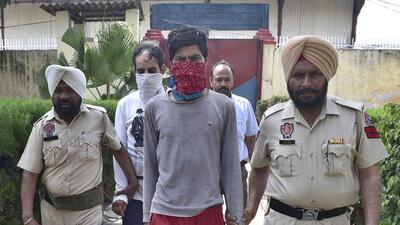 Mobile phone snatchers arrested by Government Railway Police (GRP) in Ludhiana on March 17, 2022. (Photo by by (Gurpreet Singh/HT)