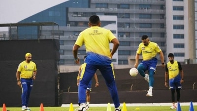 MS Dhoni practising with CSK teammates (Twitter/CSK)
