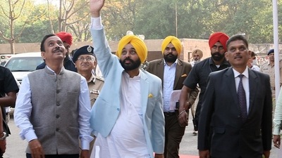Among its poll promises, the popular ones are <span class='webrupee'>₹</span>1,000 to all adult women, 300 units of free electricity per month for every household. (HT Photo/Ravi Kumar) Among its poll promises, the popular ones are <span class='webrupee'>₹</span>1,000 to all adult women, 300 units of free electricity per month for every household. (HT Photo/Ravi Kumar)