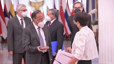 NSA Ajit Doval meets Indonesia's Foreign Minister Retno Marsudi in Jakarta on Thursday. (HT photo) NSA Ajit Doval meets Indonesia's Foreign Minister Retno Marsudi in Jakarta on Thursday. (HT photo)