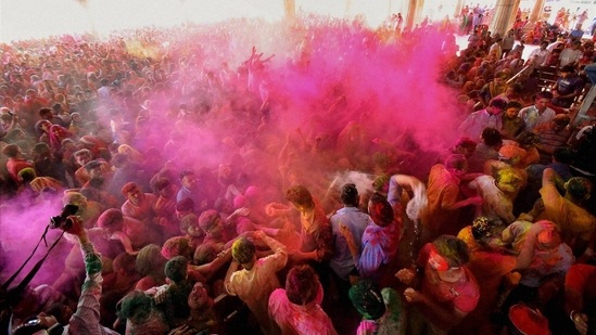 While 'Holika Dahan' is being observed on Thursday, 'Dhulivandan' and 'Rangpanchami' - during which people apply colours on each other - will be celebrated on March 18 and 22, respectively. (Representational image)(HT_PRINT)