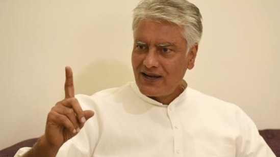 Former Punjab Congress chief Sunil Jakhar has raked up the issue of religion which apparently was a factor for which Charanjit Channi was made the chief minister.&nbsp;(HT_PRINT)