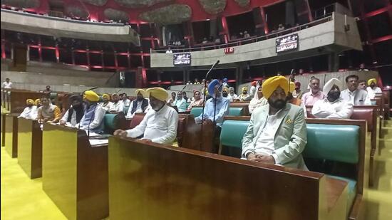 Punjab chief minister Bhagwant Mann looking on as MLAs were administered the oath by protem speaker Dr Inderbir Singh Nijjar at the Vidhan Sabha on Thursday. (Ravi Kumar/HT)