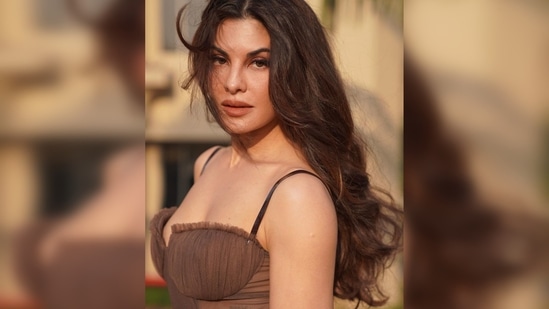 Jacqueline Fernandez Flaunts Hourglass Figure In Brown Bodycon Bustier