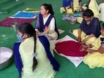 Organic Holi: Indore Jail's women inmates make colours from fruits, vegetables and flowers(Twitter/@ANI) Organic Holi: Indore Jail's women inmates make colours from fruits, vegetables and flowers(Twitter/@ANI)