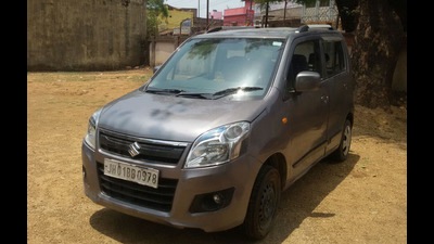 Abandoned vehicles will be auctioned by the civic body after taking requisite permissions, the BMC statement said on Friday. (HT FILE) Abandoned vehicles will be auctioned by the civic body after taking requisite permissions, the BMC statement said on Friday. (HT FILE)