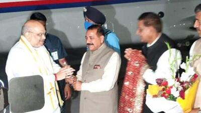 Union home minister Amit Shah arrived in Jammu on Friday evening. He was received by Union minister Dr Jitendra Singh and others. (HT PHOTO.)