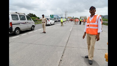 ₹70.50Cr fine levied on 9.06 lakh people in 2021 by Highway Safety Patrol – most on Expressway in the last four years. (For representational purposes only) (HT FILE PHOTO)
