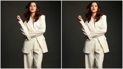 Shanaya accessorised the midriff-baring blazer with a sleek silver chain. She also added multiple silver rings to her look and have a twist to power dressing. (Instagram/@shanayakapoor02)