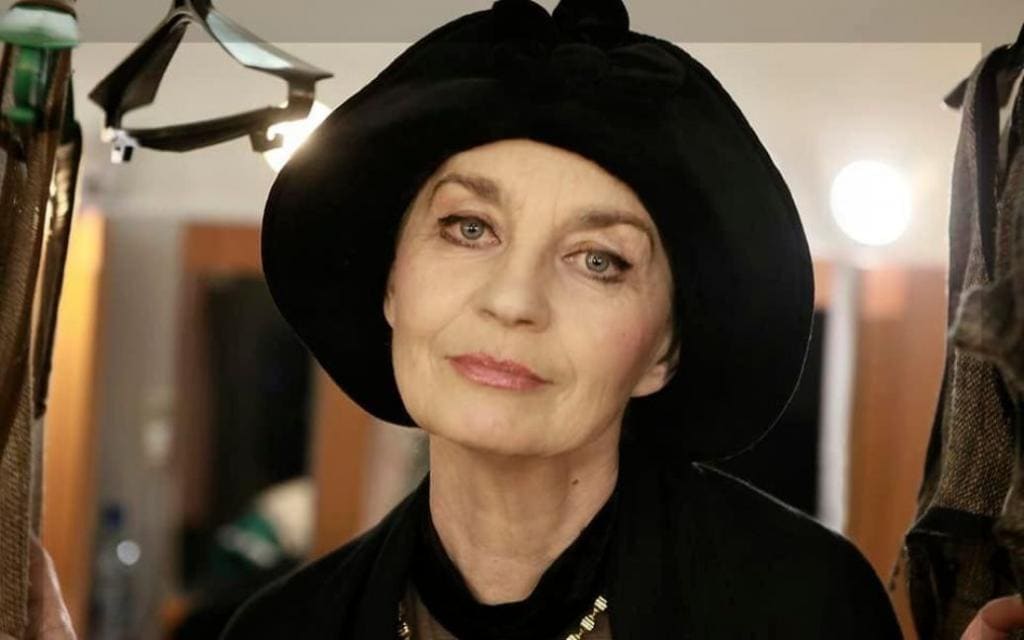 As per The Hollywood Reporter, Oksana was 67. She had been awarded one of Ukraine's highest artistic honors, the title of which roughly translates as 'Honored Artist of Ukraine'. (Twitter/ @AKurkov)