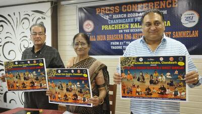 Sajjal Koser and Shobha Koser at a media briefing at Press Club, Chandigarh, ahead of the Bhaskar Rao Sammelan. (Keshav Singh/HT)