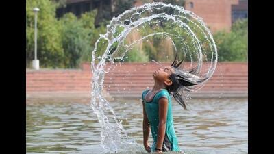 This was the first time this year that the temperature crossed the 34°C degree mark in Chandigarh, according to the India Meteorological Department. (HT File Photo)