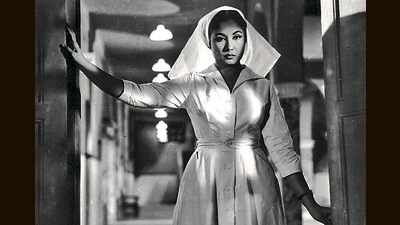 Meena Kumari is understated, minimalist and moving in the 1960 doctor-nurse romance Dil Apna Aur Preet Parai. Meena Kumari is understated, minimalist and moving in the 1960 doctor-nurse romance Dil Apna Aur Preet Parai.