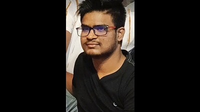 Naveen, a resident of Chalageri village in Karnataka’s Haveri district, was in a bunker in Kharkiv and had stepped out on March 1 to exchange currency and fetch some food when he was killed in the shelling. (PTI)