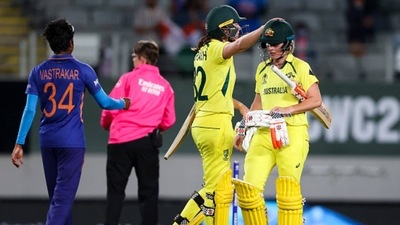Tahlia McGrath and Beth Mooney of Australia celebrate the win over India (Twitter)