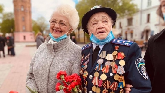 This 98-year-old Woman Offering To Join Ukraine's Military Wins Hearts ...