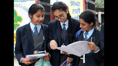 Exam phobia can manifest itself in myriad forms such as nausea, fever, palpitations, short term memory loss, loss of appetite and even nervous diarrhoea. (Gurminder Singh/HT) Exam phobia can manifest itself in myriad forms such as nausea, fever, palpitations, short term memory loss, loss of appetite and even nervous diarrhoea. (Gurminder Singh/HT)