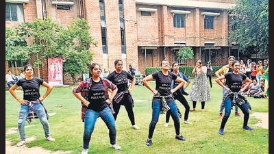 Bharati College students find their happiness in dancing. Bharati College students find their happiness in dancing.