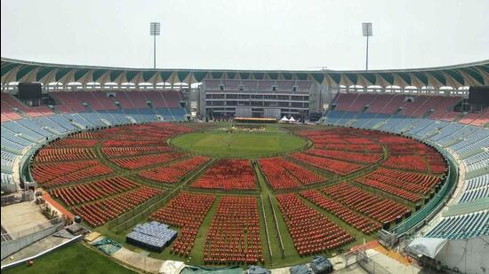 Preparations underway at the Atal Bihari Vajpayee Stadium in Lucknow where the swearing-in ceremony of the Yogi Adityanath government 2.0 will be held on March 25. (HT PHOTO)