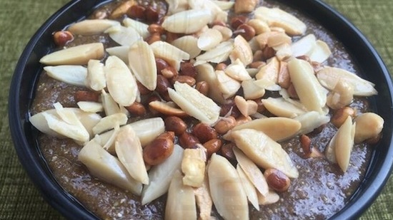Vasanu: The mouth-watering winter sweet Vasanu is made with lots of ghee and dry fruits and flavoured with dry ginger, lotus stem, dill, Magaj, Khas Khas, Khaman, Batrisu, Pipramool, Safed Musli, Kali Musli among other ingredients.(Pinterest)