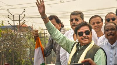 Paschim Bardhaman: Bollywood actor and TMC leader Shatrughan Sinha takes part in a procession before filing his nomination papers from Asansol constituency for the Lok Sabha by-polls, in Paschim Bardhaman district, on Monday (PTI) Paschim Bardhaman: Bollywood actor and TMC leader Shatrughan Sinha takes part in a procession before filing his nomination papers from Asansol constituency for the Lok Sabha by-polls, in Paschim Bardhaman district, on Monday (PTI)