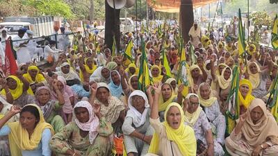 Bharatiya Kisan Union (Ekta-Ugrahan) members stage a protest in Bathinda on Monday. (Sanjeev Kumar/HT) Bharatiya Kisan Union (Ekta-Ugrahan) members stage a protest in Bathinda on Monday. (Sanjeev Kumar/HT)