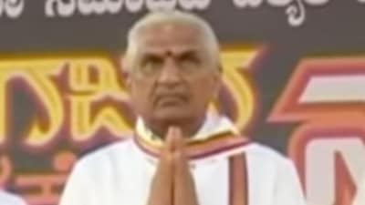 “Someday, the saffron flag might be our national flag, because of Congress," RSS leader Kalladka Prabhakar Bhat has stated. “Someday, the saffron flag might be our national flag, because of Congress," RSS leader Kalladka Prabhakar Bhat has stated.