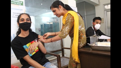 On Sunday, the city reported only 26 new cases and zero fatalities. (Parveen Kumar/Hindustan Times) On Sunday, the city reported only 26 new cases and zero fatalities. (Parveen Kumar/Hindustan Times)