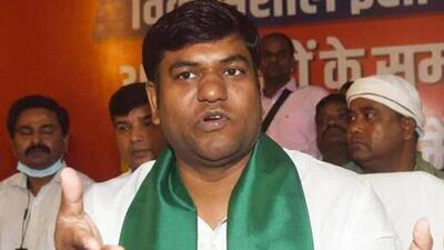 Bihar minister and Vikassheel Insan Party (VIP) president Mukesh Sahni expressed hope that the JD(U) will step in to resolve the issue. (File) Bihar minister and Vikassheel Insan Party (VIP) president Mukesh Sahni expressed hope that the JD(U) will step in to resolve the issue. (File)
