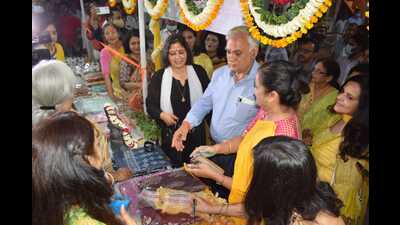 Uttar Pradesh chief secretary Durga Shankar Mishra opened the 10-day Taj Mahotsav in Agra on Sunday (HT Photo) Uttar Pradesh chief secretary Durga Shankar Mishra opened the 10-day Taj Mahotsav in Agra on Sunday (HT Photo)