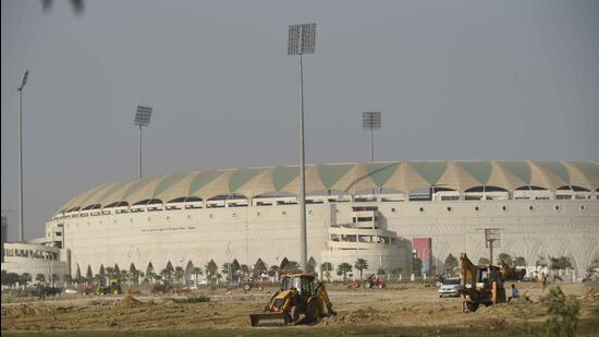 The area around the Atal Bihari Vajpayee Stadium in Lucknow being spruced up for the swearing-in ceremony of the Yogi government 2.0 (Deepak Gupta/HT Photo)