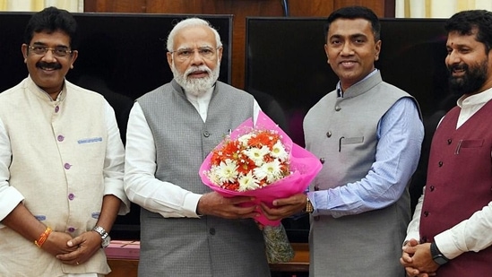 Pramod Sawant on Wedndesday called on Prime Minister Narendra Modi in New Delhi along with state BJP chief Sadanand Shet Tanavade. (ANI)