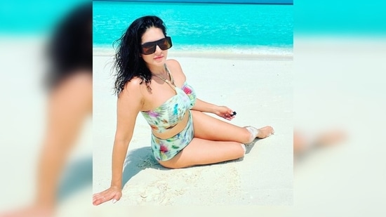 Sunny Leone earlier blessed our feeds with mesmerising photos of herself in a pastel floral bikini.(Instagram/@sunnyleone)