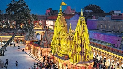 Gold plating of outer walls of Kashi Vishwanath temple restarts (HT File)