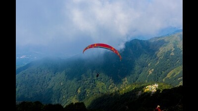 More than two dozen paraglider crashes have occurred in Bir-Billing, Dharamshala, Mandi and Manali, in which at least 12 people, including tourists and foreign nationals, have been killed. More than two dozen paraglider crashes have occurred in Bir-Billing, Dharamshala, Mandi and Manali, in which at least 12 people, including tourists and foreign nationals, have been killed.