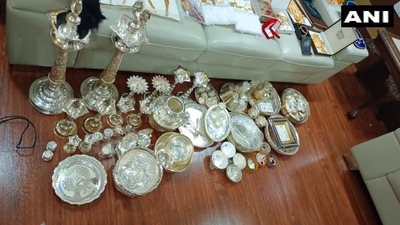 Bengaluru ACB conducted raids at locations of nine middlemen/agents, ANI reported. (@ANI) Bengaluru ACB conducted raids at locations of nine middlemen/agents, ANI reported. (@ANI)