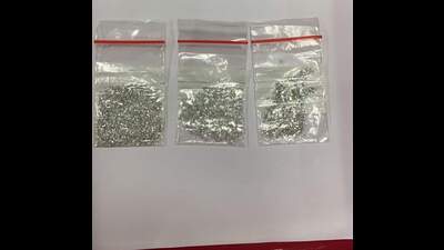 Officers of Air Intelligence Unit (AIU) of Pune Customs on March 17 seized 3000 diamonds (round brilliant cut and bagguets) of total 75 carat weight, valued at  ₹48.66 lakh, from a passenger who arrived in Pune from Sharjah. (HT PHOTO)