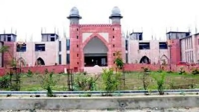 A total of 93 medals were awarded, including 25 gold, 16 silver and 16 bronze in undergraduate courses and 14 gold, 11 silver and 11 bronze in post-graduate courses during the convocation at KMC Language University. (file photo)