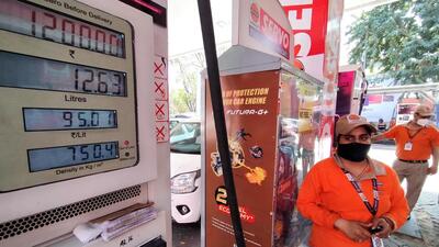 After the increase on Tuesday, Mumbai has the costliest petrol among metro cities, while Hyderabad has the costliest diesel at  ₹95.50 a litre (HT photo)